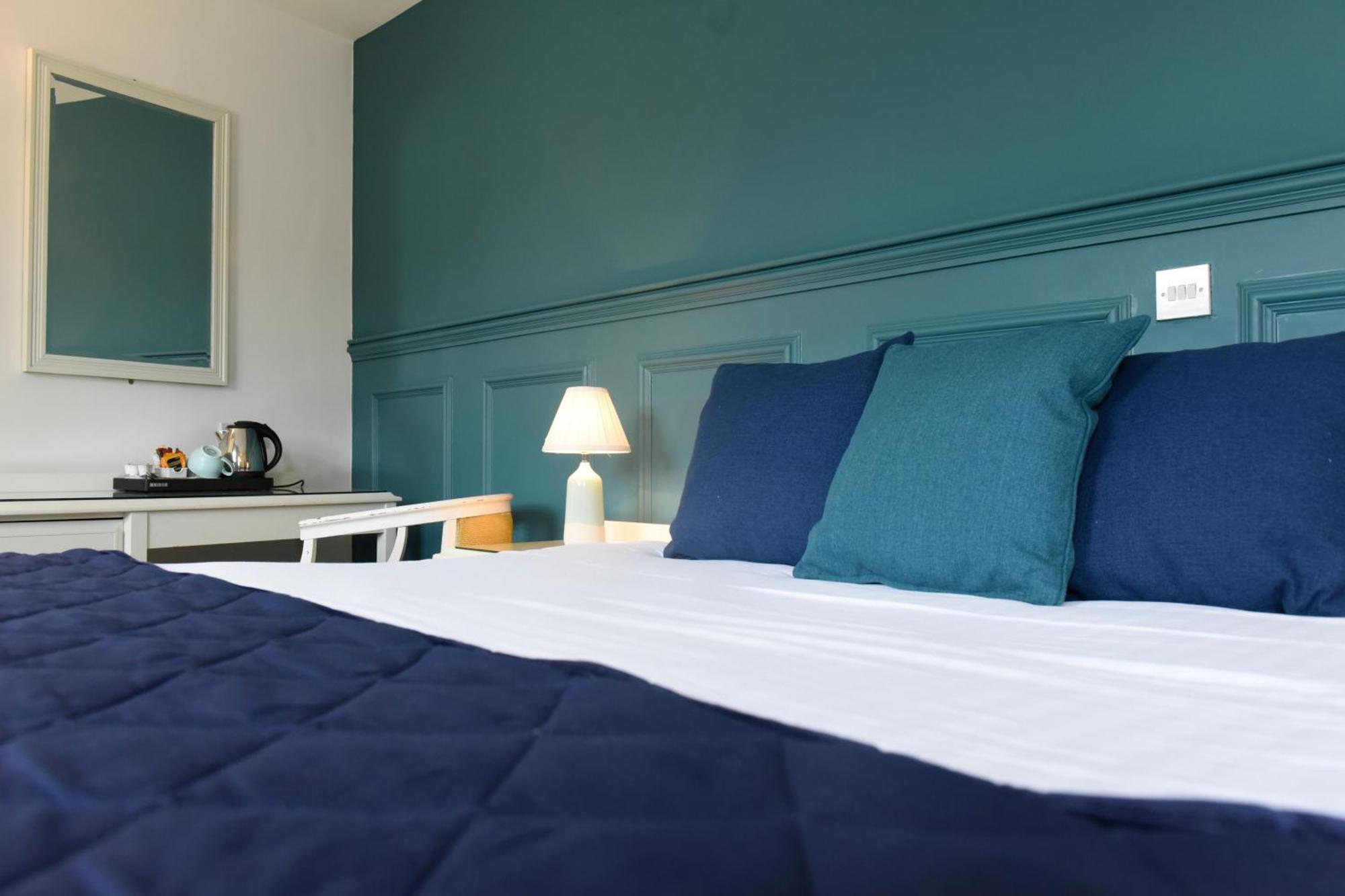 The Lough & Quay Accommodation Town Centre Warrenpoint Exterior photo