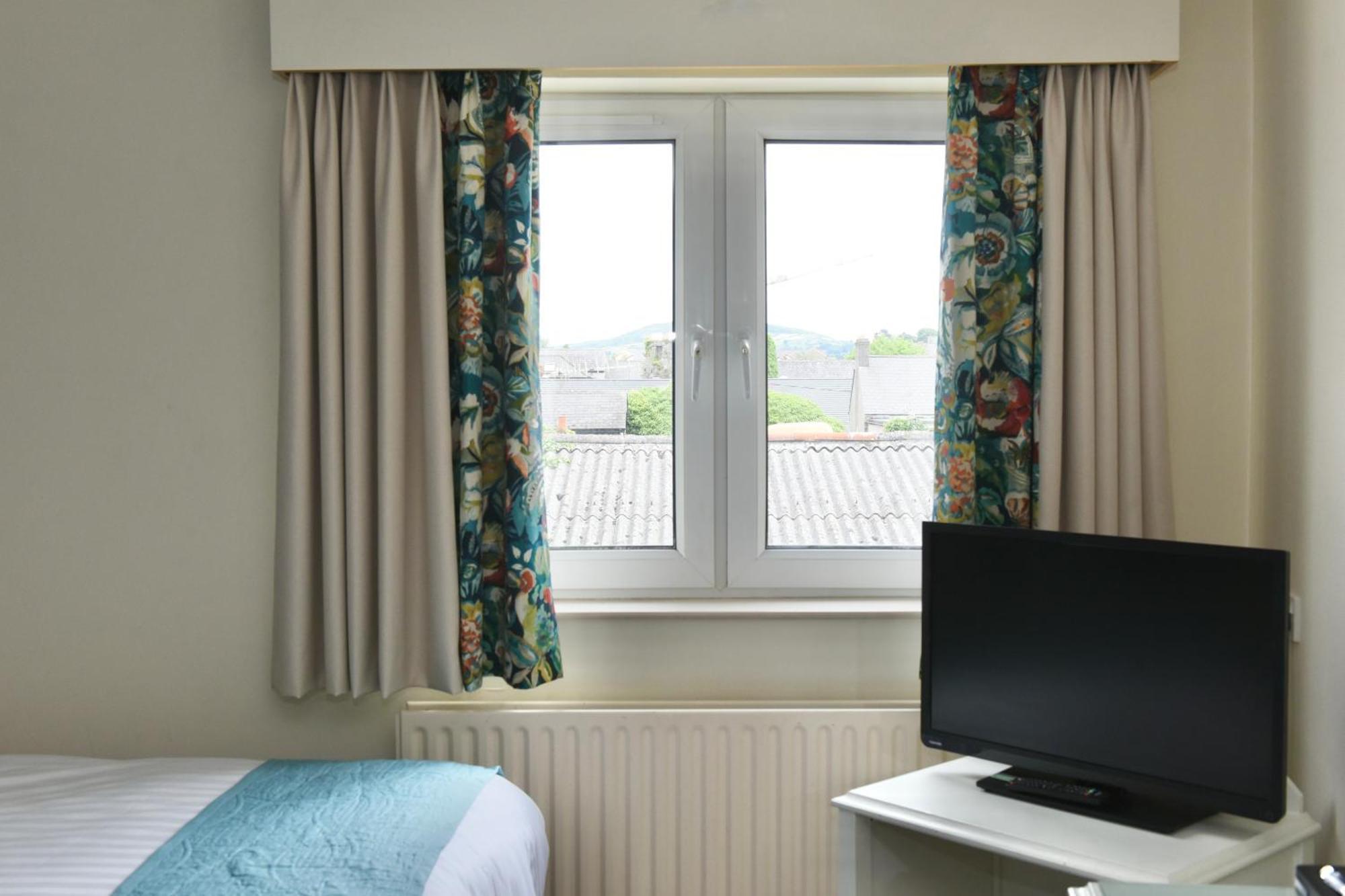 The Lough & Quay Accommodation Town Centre Warrenpoint Exterior photo