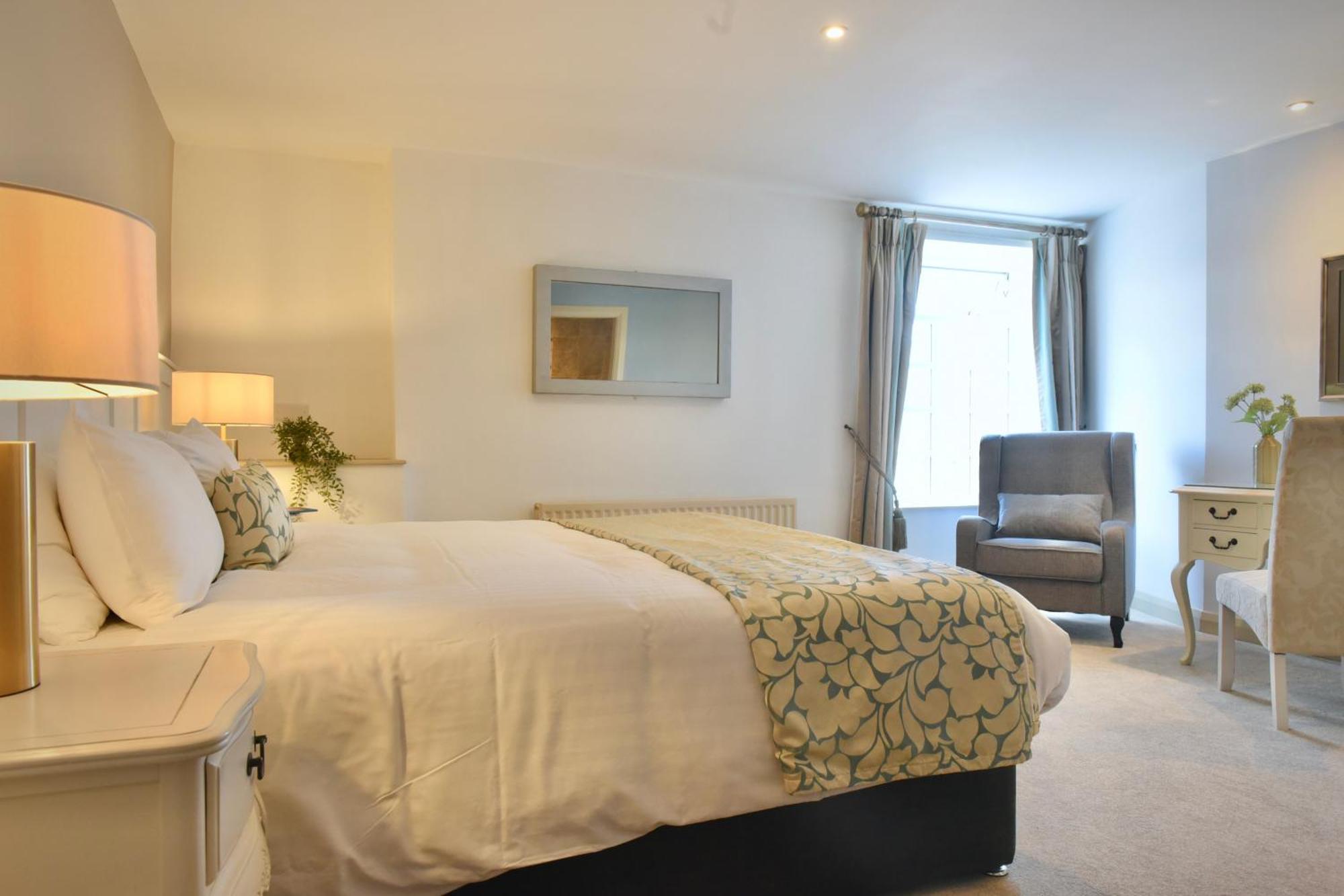The Lough & Quay Accommodation Town Centre Warrenpoint Exterior photo
