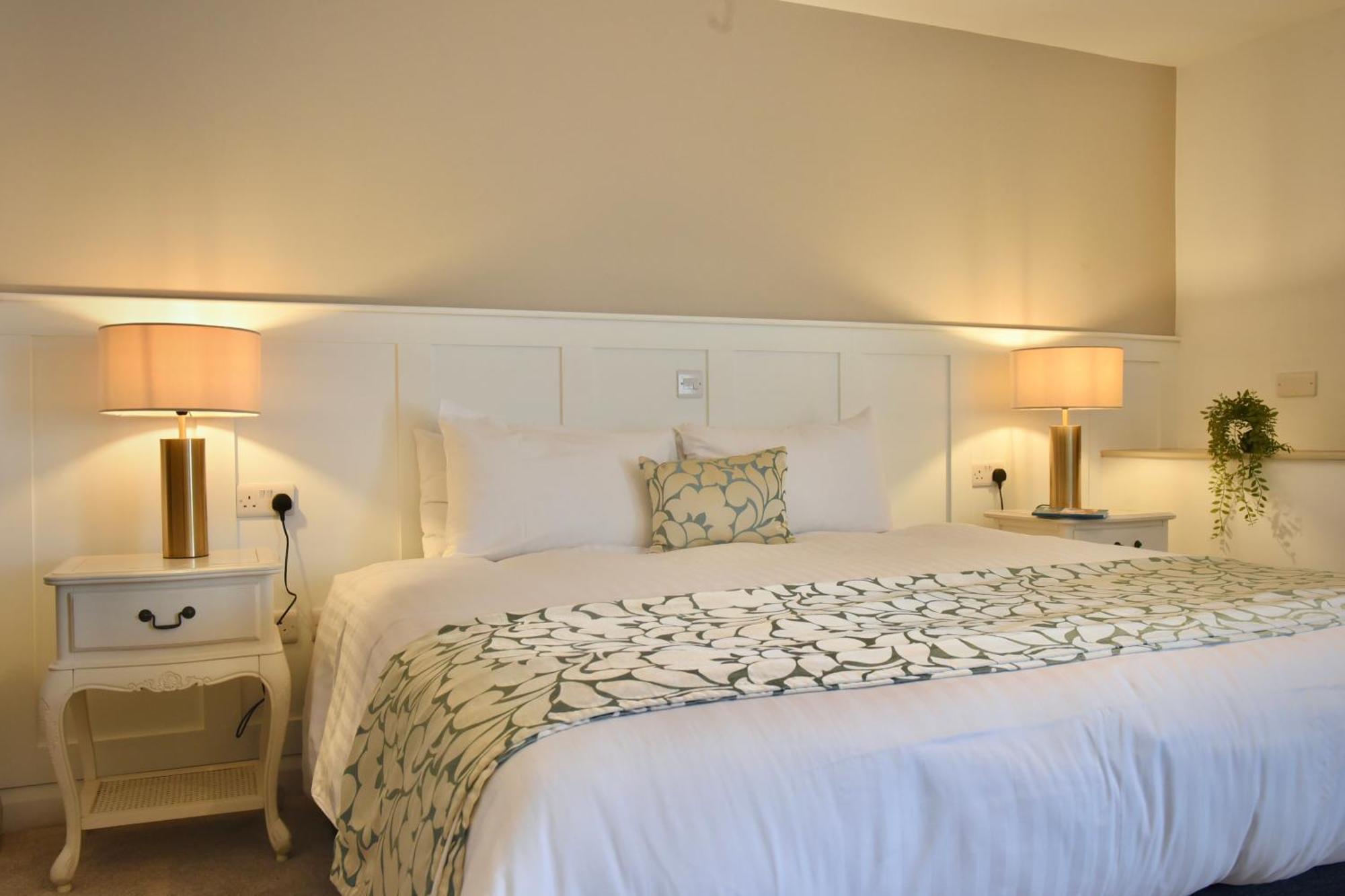 The Lough & Quay Accommodation Town Centre Warrenpoint Exterior photo